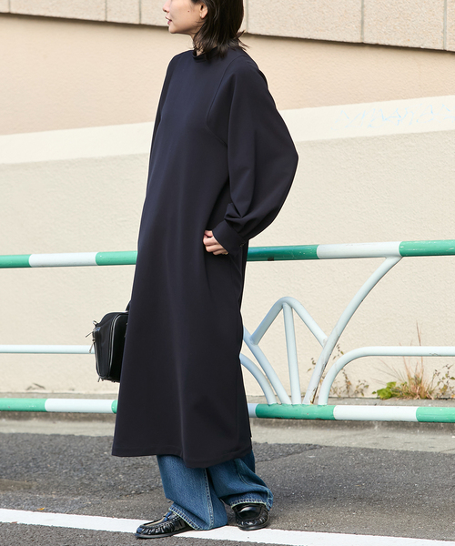 JOURNAL STANDARD（ジャーナルスタンダード）の「《WEB限定追加》ダブルクロスロングワンピース（ワンピース・レディース・ブラック/ネイビー・38/36）」の2枚目の写真