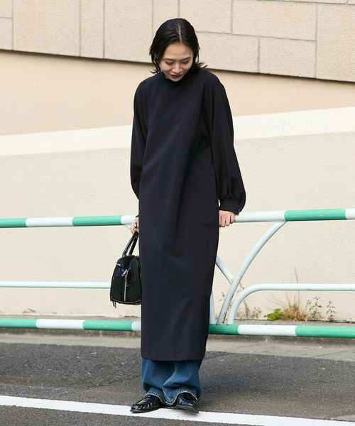 JOURNAL STANDARD（ジャーナルスタンダード）の「《WEB限定追加》ダブルクロスロングワンピース（ワンピース・レディース・ブラック/ネイビー・38/36）」の6枚目の写真