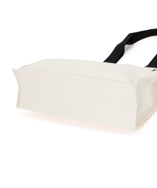 MARGARET HOWELL（マーガレットハウエル）の「DRY COTTON CANVAS（トートバッグ・メンズ・グレー系8/ベージュ系その他2・FREE）」の13枚目の写真