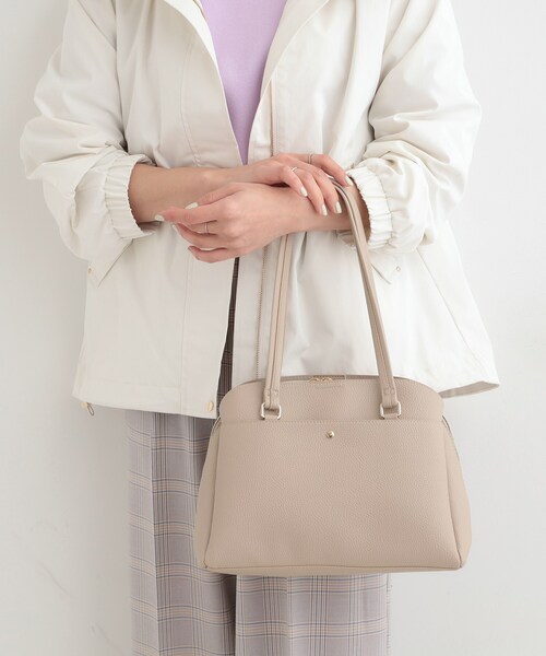 SHOO・LA・RUE（シューラルー）の「【軽量/2WAY】ロングハンドル ラウンドトートバッグ（トートバッグ・レディース・ベージュ/グレー/ブラック・00）」の21枚目の写真