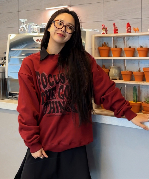 NOTHINGISBETTERTHANME(ナッシングイズベターザンミー)の「GEOMETRY LETTERING SWEATSHIRT_burgundy(スウェット・レディース・その他・M/L)」の2枚目の写真