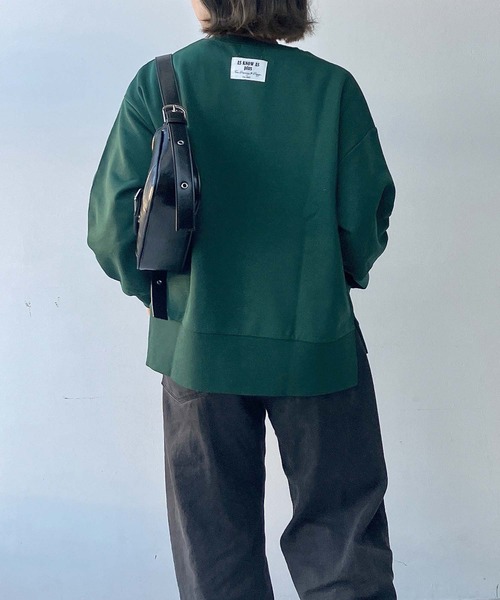 AS KNOW AS plus(アズノゥアズプラス)の「〇カレッジロゴ刺繍オーバーサイズスウェット【UNISEX ITEM】(スウェット・レディース・ダークグリーン/チャコールグレー/オフホワイト・FREE)」の6枚目の写真