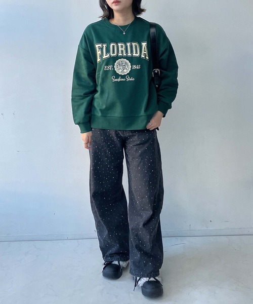 AS KNOW AS plus(アズノゥアズプラス)の「〇カレッジロゴ刺繍オーバーサイズスウェット【UNISEX ITEM】(スウェット・レディース・ダークグリーン/チャコールグレー/オフホワイト・FREE)」の8枚目の写真