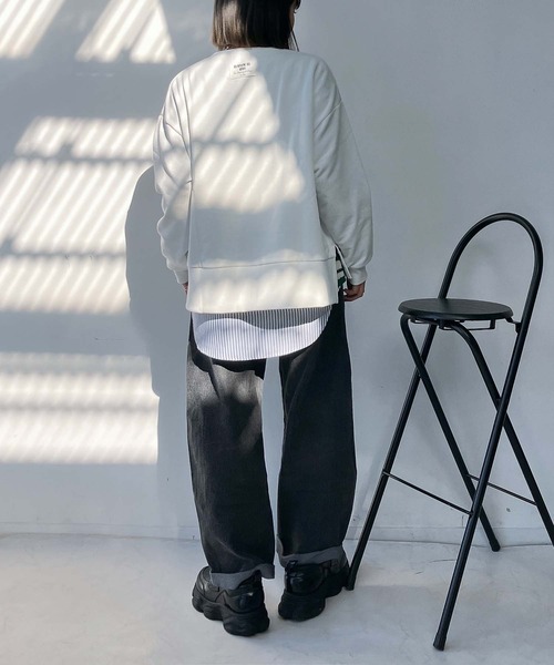 AS KNOW AS plus(アズノゥアズプラス)の「〇カレッジロゴ刺繍オーバーサイズスウェット【UNISEX ITEM】(スウェット・レディース・ダークグリーン/チャコールグレー/オフホワイト・FREE)」の14枚目の写真