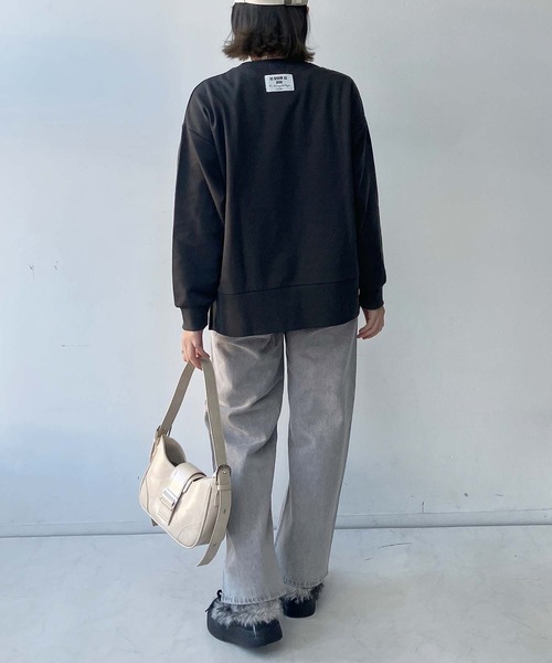 AS KNOW AS plus(アズノゥアズプラス)の「〇カレッジロゴ刺繍オーバーサイズスウェット【UNISEX ITEM】(スウェット・レディース・ダークグリーン/チャコールグレー/オフホワイト・FREE)」の21枚目の写真