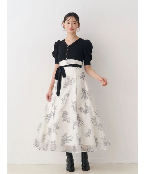 MERCURYDUO（マーキュリーデュオ）の「ブーケ花柄ニットドッキングワンピース（ワンピース・レディース・ベージュ/ラベンダー/ブラック・MEDIUM/SMALL）」の5枚目の写真