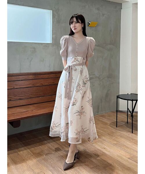 MERCURYDUO(マーキュリーデュオ)の「ブーケ花柄ニットドッキングワンピース(ワンピース・レディース・ベージュ/ラベンダー/ブラック・MEDIUM/SMALL)」の4枚目の写真