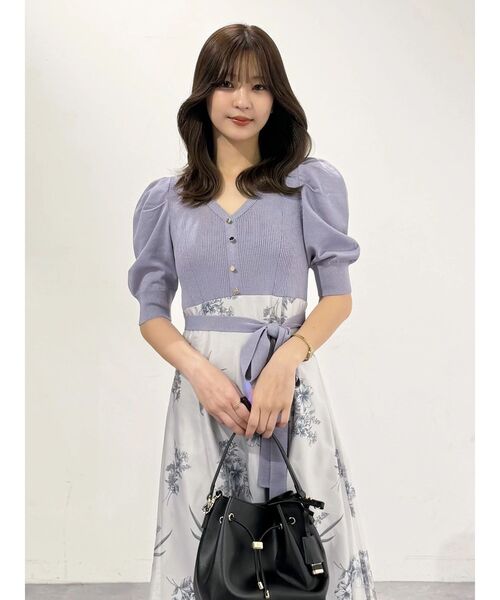 MERCURYDUO(マーキュリーデュオ)の「ブーケ花柄ニットドッキングワンピース(ワンピース・レディース・ベージュ/ラベンダー/ブラック・MEDIUM/SMALL)」の9枚目の写真