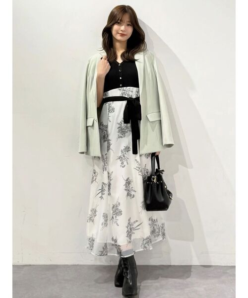 MERCURYDUO(マーキュリーデュオ)の「ブーケ花柄ニットドッキングワンピース(ワンピース・レディース・ベージュ/ラベンダー/ブラック・MEDIUM/SMALL)」の20枚目の写真