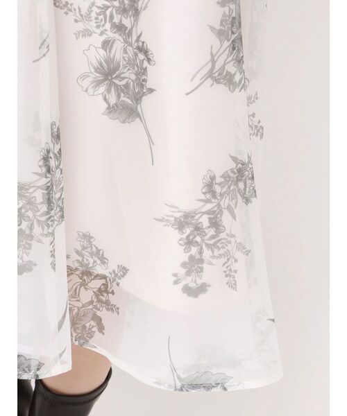 MERCURYDUO（マーキュリーデュオ）の「ブーケ花柄ニットドッキングワンピース（ワンピース・レディース・ベージュ/ラベンダー/ブラック・MEDIUM/SMALL）」の8枚目の写真