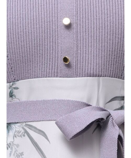 MERCURYDUO（マーキュリーデュオ）の「ブーケ花柄ニットドッキングワンピース（ワンピース・レディース・ベージュ/ラベンダー/ブラック・MEDIUM/SMALL）」の10枚目の写真