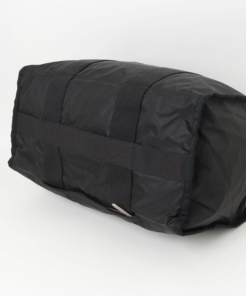 LeSportsac(レスポートサック)の「LeSportsac ESSENTIAL MEDIUM DUFFLE レスポートサック エッセンシャル ミディアム ボストンバッグ(ボストンバッグ・レディース・ブラック系1・FREE)」の12枚目の写真