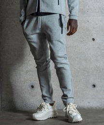 1PIU1UGUALE3  RELAX （ウノピゥウノウグァーレトレ リラックス）の「1PIU1UGUALE3 RELAX(ウノピゥウノウグァーレトレ リラックス)バーティカルポケット テックジョガーパンツ（スウェットパンツ）」