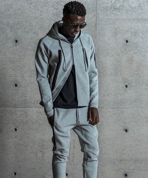 1PIU1UGUALE3  RELAX （ウノピゥウノウグァーレトレ リラックス）の「1PIU1UGUALE3 RELAX(ウノピゥウノウグァーレトレ リラックス)バーティカルポケット テックジョガーパンツ（スウェットパンツ・メンズ・グレー/ブラック/ホワイト・S/M/L/XL/XXL）」の7枚目の写真