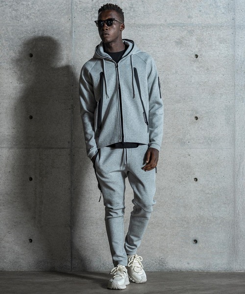 1PIU1UGUALE3  RELAX （ウノピゥウノウグァーレトレ リラックス）の「1PIU1UGUALE3 RELAX(ウノピゥウノウグァーレトレ リラックス)バーティカルポケット テックジョガーパンツ（スウェットパンツ・メンズ・グレー/ブラック/ホワイト・S/M/L/XL/XXL）」の8枚目の写真