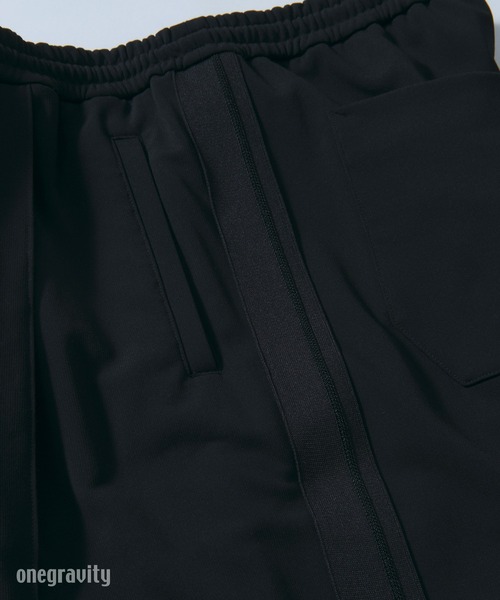 onegravity(ワングラビティ)の「onegravity / サイドライン ワイドパンツ(その他パンツ・メンズ・ブラック/チャコールグレー・SMALL/MEDIUM/LARGE)」の12枚目の写真
