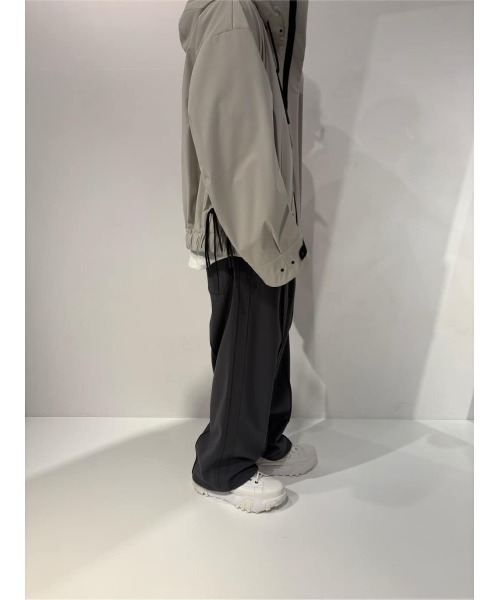 onegravity(ワングラビティ)の「onegravity / サイドライン ワイドパンツ(その他パンツ・メンズ・ブラック/チャコールグレー・SMALL/MEDIUM/LARGE)」の4枚目の写真