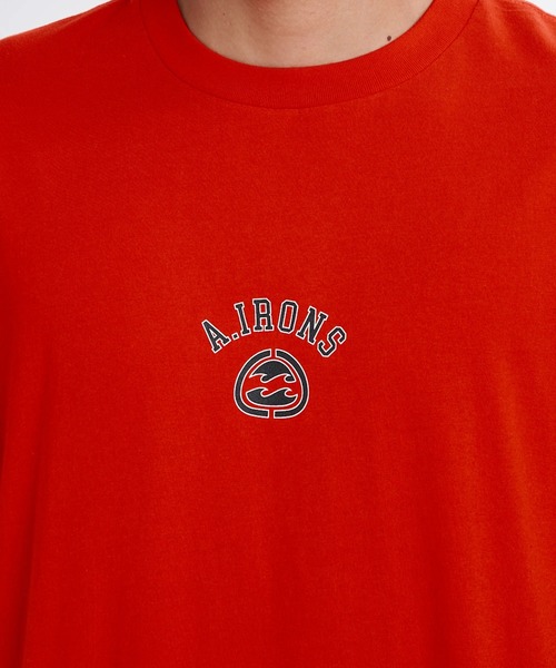 BILLABONG(ビラボン)の「BILLABONG メンズ A.I. BIO WAVE PREMIU Tシャツ 【2026年春夏モデル】/ビラボンアンディアイアインズコラボモデル半袖Tシャツ(Tシャツ/カットソー・メンズ・レッド・X-LARGE/LARGE/MEDIUM)」の4枚目の写真
