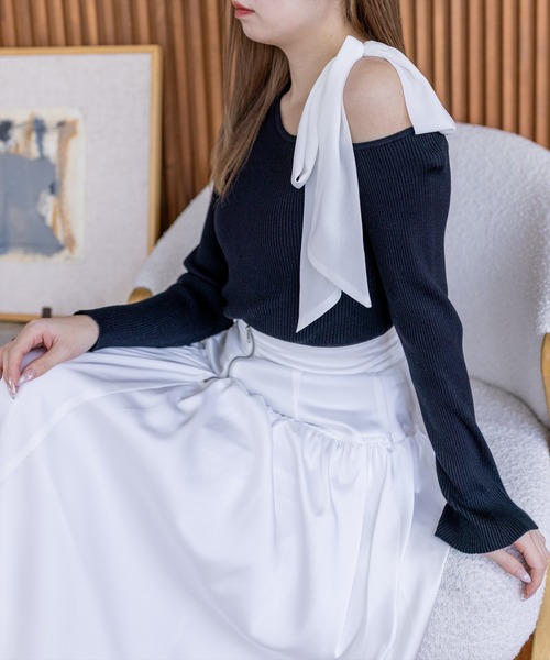 clear（クリア）の「シアーリボンワンショルニットトップス[大人 フェミニン 上品]≪新作≫（ニット/セーター・レディース・グリーン/グレー/ブラック/アイボリー・F）」の3枚目の写真