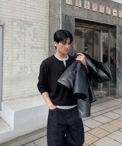 KIIMUIR（キミュア）の「クールタッチヘンリーネッククロップニット_ブラック（ニット/セーター・メンズ・ブラック・MEDIUM/LARGE/X-LARGE）」の5枚目の写真