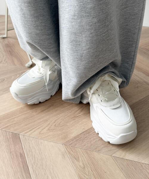 WEGO（ウィゴー）の「WEGO/リボンデザイン厚底スニーカー（スニーカー・レディース・ブラック/ホワイト・MEDIUM/SMALL/LARGE）」の9枚目の写真