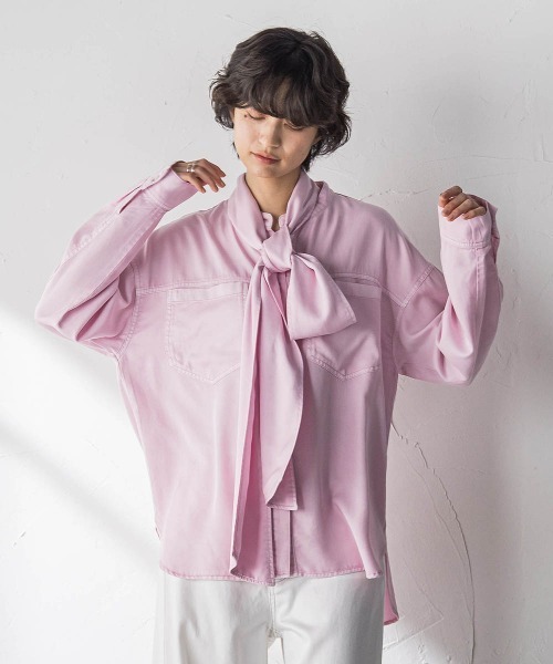 MAYSON GREY（メイソングレイ）の「ボウタイ付きデニムシャツ≪洗濯機で洗える≫（シャツ/ブラウス・レディース・ピンク/ブルー・M）」の13枚目の写真
