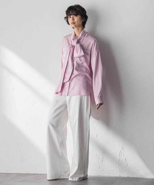 MAYSON GREY（メイソングレイ）の「ボウタイ付きデニムシャツ≪洗濯機で洗える≫（シャツ/ブラウス・レディース・ピンク/ブルー・M）」の19枚目の写真