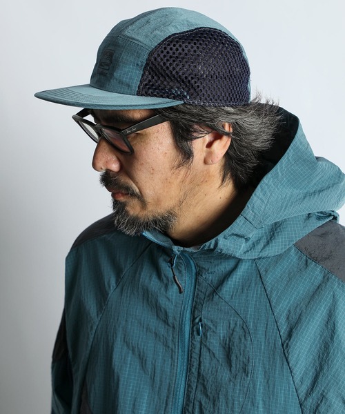 The DUFFER of ST.GEORGE（ザダファーオブセントジョージ）の「TECH RIPSTOP TRAIL MESH CAP：リップストップ×メッシュ コンビネーション トレイルキャップ（キャップ・メンズ・ブラック/ブルー・F）」の11枚目の写真