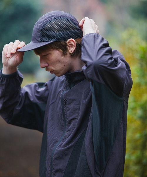 The DUFFER of ST.GEORGE（ザダファーオブセントジョージ）の「TECH RIPSTOP TRAIL MESH CAP：リップストップ×メッシュ コンビネーション トレイルキャップ（キャップ・メンズ・ブラック/ブルー・F）」の8枚目の写真