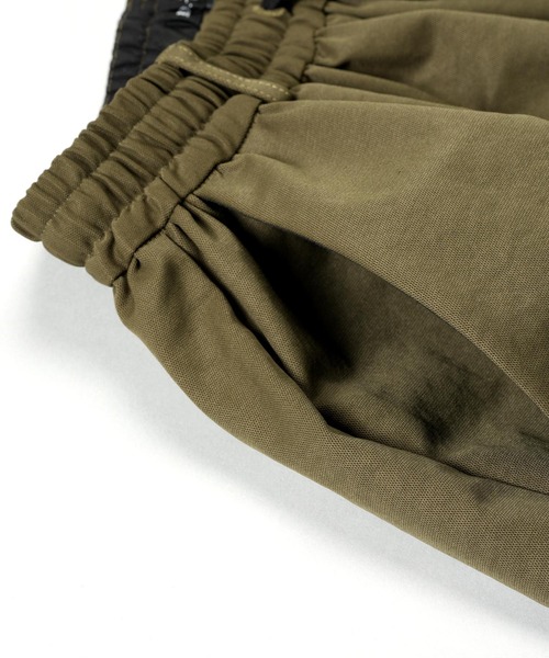 NO ID.（ノーアイディ）の「【NO ID.】Asymmetry Wide Cargo Pants / アシンメトリーワイドカーゴパンツ（カーゴパンツ・メンズ・カーキ/ブラック・2/1）」の21枚目の写真