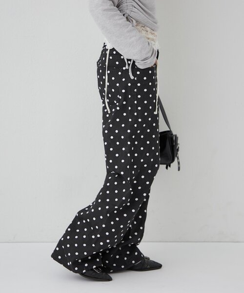 WHO'S WHO gallery（フーズフーギャラリー）の「アソートドットローライズパンツ（その他パンツ・レディース・ブラック/ネイビー・MEDIUM/SMALL）」の13枚目の写真