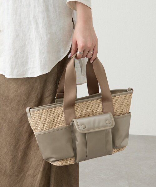 russet(ラシット)の「ナイロンラフィア×クラウズナイロン コンビ2WAYトートバッグ(トートバッグ・レディース・ブラック/アイボリー・FREE)」の1枚目の写真