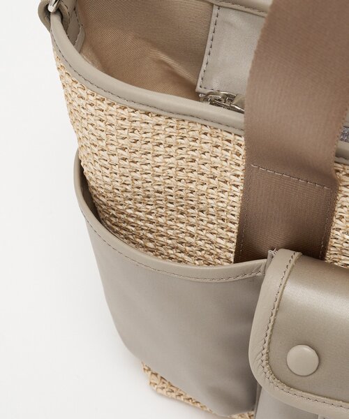 russet(ラシット)の「ナイロンラフィア×クラウズナイロン コンビ2WAYトートバッグ(トートバッグ・レディース・ブラック/アイボリー・FREE)」の10枚目の写真