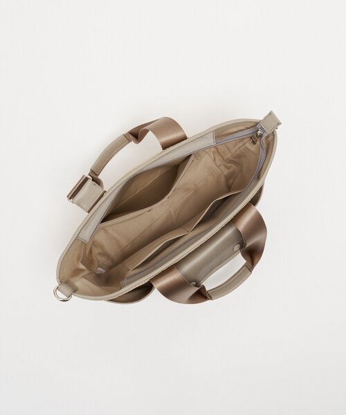 russet(ラシット)の「ナイロンラフィア×クラウズナイロン コンビ2WAYトートバッグ(トートバッグ・レディース・ブラック/アイボリー・FREE)」の16枚目の写真