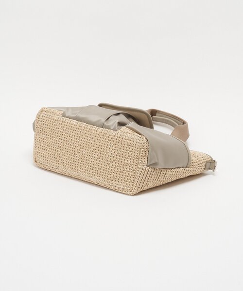 russet(ラシット)の「ナイロンラフィア×クラウズナイロン コンビ2WAYトートバッグ(トートバッグ・レディース・ブラック/アイボリー・FREE)」の19枚目の写真