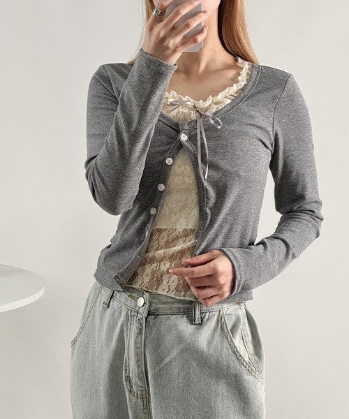 Emilie(エミリー)の「フェイクレイヤード カーディガン風 プルオーバートップス(Tシャツ/カットソー・レディース・ピンク/グレー/アイボリー/ライトブルー・FREE)」の3枚目の写真