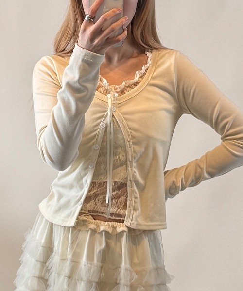 Emilie(エミリー)の「フェイクレイヤード カーディガン風 プルオーバートップス(Tシャツ/カットソー・レディース・ピンク/グレー/アイボリー/ライトブルー・FREE)」の2枚目の写真