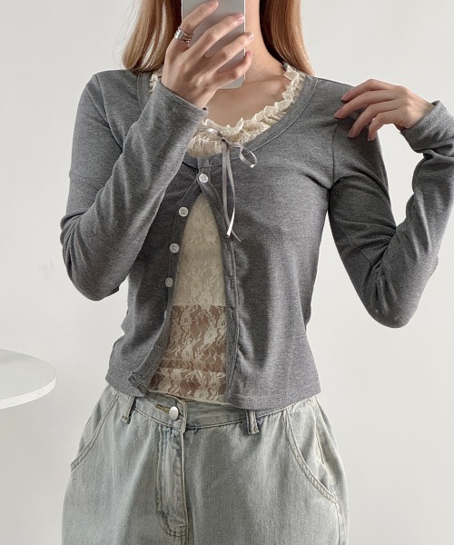 Emilie(エミリー)の「フェイクレイヤード カーディガン風 プルオーバートップス(Tシャツ/カットソー・レディース・ピンク/グレー/アイボリー/ライトブルー・FREE)」の12枚目の写真