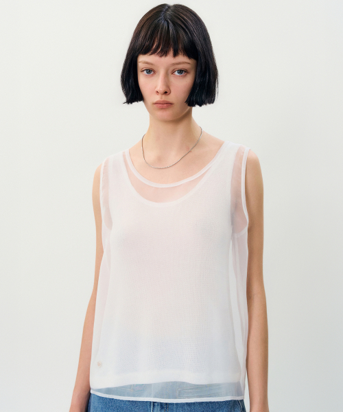 MAYVERU(メイバーユー)の「hegg sleeveless blouse _ Ivory(シャツ/ブラウス・レディース・その他・FREE)」の1枚目の写真