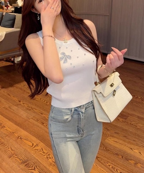 meJane（ミージェーン）の「ラインストーン リボンビジュー ノースリーブニットトップス（タンクトップ・レディース・ホワイト/ブラック・FREE）」の6枚目の写真