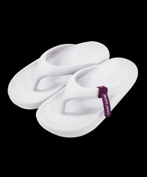 SAINTSATIN（セントサテン）の「ブリンフリップフロップクッションスリッパホワイト（サンダル）」