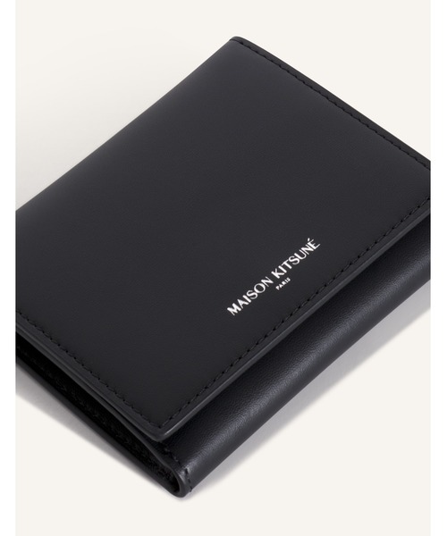 Maison Kitsune(メゾンキツネ)の「MAISON KITSUNE PARIS TRIFOLD WALLET(財布・メンズ・ブラック・U)」の5枚目の写真