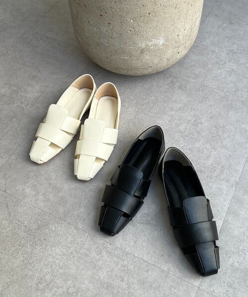 un dix cors（アンディコール）の「クロスストラップフラットシューズ（ブーツ・レディース・アイボリー/ブラック・MEDIUM/LARGE）」の3枚目の写真