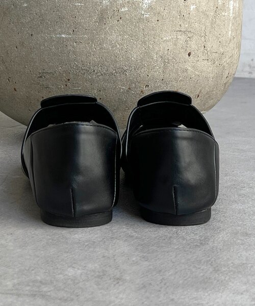 un dix cors（アンディコール）の「クロスストラップフラットシューズ（ブーツ・レディース・アイボリー/ブラック・MEDIUM/LARGE）」の9枚目の写真