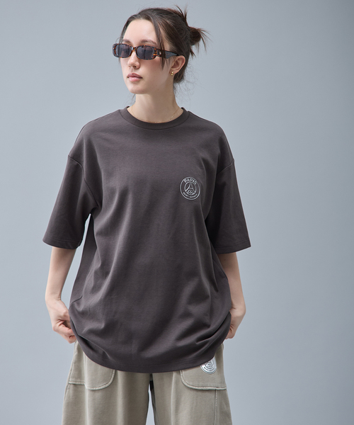 PARIS SAINT-GERMAIN（パリサンジェルマン）の「【Paris Saint-Germain / パリ・サン＝ジェルマン】 JP METALIC LOGO T-SH（Tシャツ/カットソー・メンズ・チャコールグレー/グリーン/ホワイト/ブラック・SMALL/MEDIUM/X-LARGE/LARGE）」の10枚目の写真