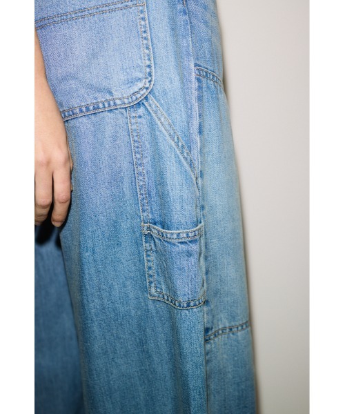 THROW by SLY（スローバイスライ）の「THROW PAINTER TENCEL(TM) WIDE PT-AB ペインターテンセルワイドパンツエービー 春服 夏服（デニムパンツ・レディース・ライトブルー/ダークブルー・1/0）」の7枚目の写真