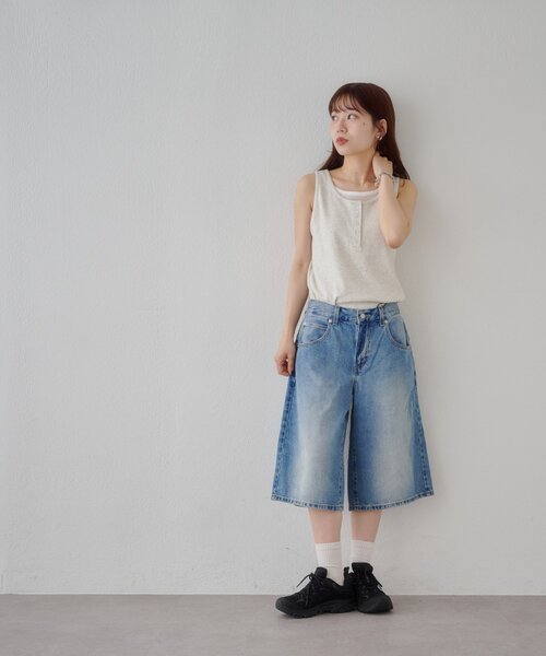 DISCOAT（ディスコート）の「Levi's SUPPER BAGGY JORT（デニムパンツ・レディース・サックスブルー・27cm/26cm）」の3枚目の写真