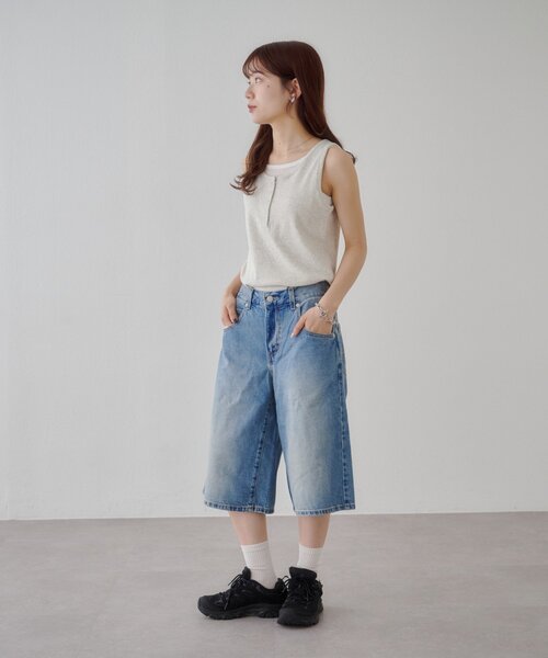 DISCOAT（ディスコート）の「Levi's SUPPER BAGGY JORT（デニムパンツ・レディース・サックスブルー・27cm/26cm）」の4枚目の写真