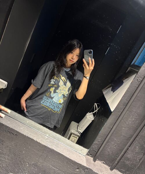 mydeepbluememories(マイディープブルーメモリーズ)の「MIDDLE-AGED RABBIT OVER TEE (CHARCOAL)(Tシャツ/カットソー・レディース・チャコール・1/2)」の10枚目の写真