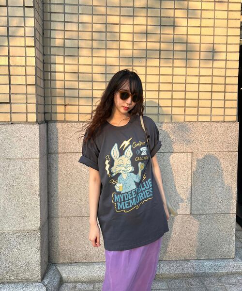 mydeepbluememories(マイディープブルーメモリーズ)の「MIDDLE-AGED RABBIT OVER TEE (CHARCOAL)(Tシャツ/カットソー・レディース・チャコール・1/2)」の9枚目の写真